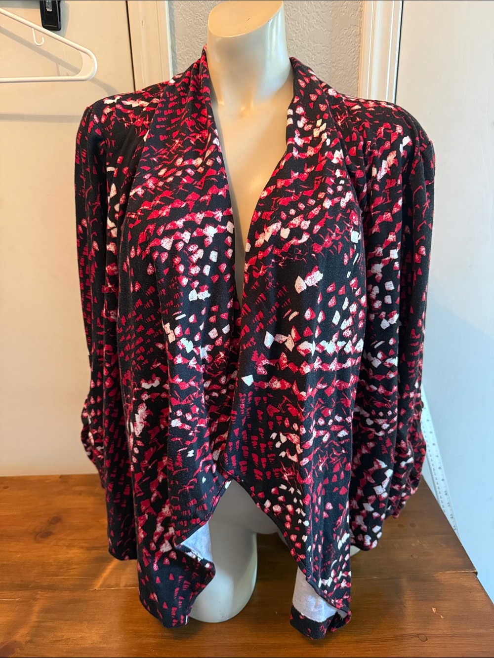 Cato Black, Pink & White Abstract Draped Open-Front Cardigan